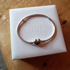 Pandora Moments Heart Clasp Snake Chain Bracelet NWT